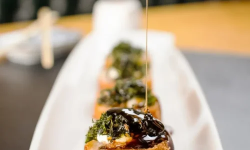 Mesa cheia, conversa que se estende e sabor que acompanha cada momentoÉ isso que faz do Umar ma